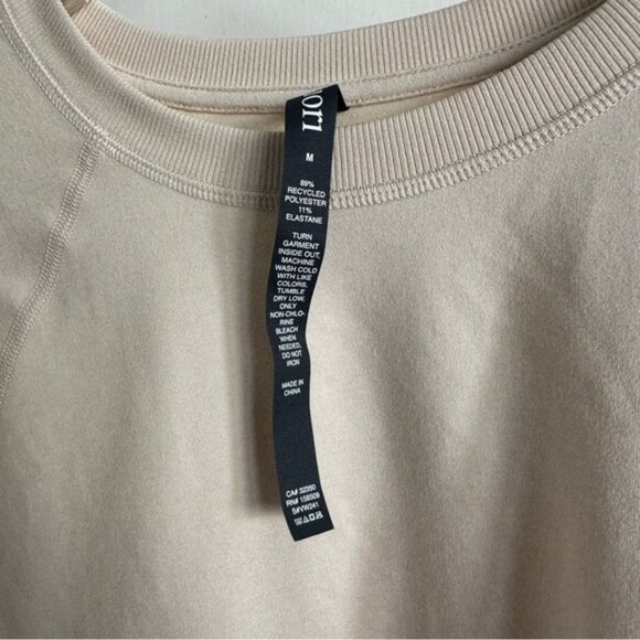 Vuori Halo Crewneck in Cream Ecru Color - Picture 4 of 6